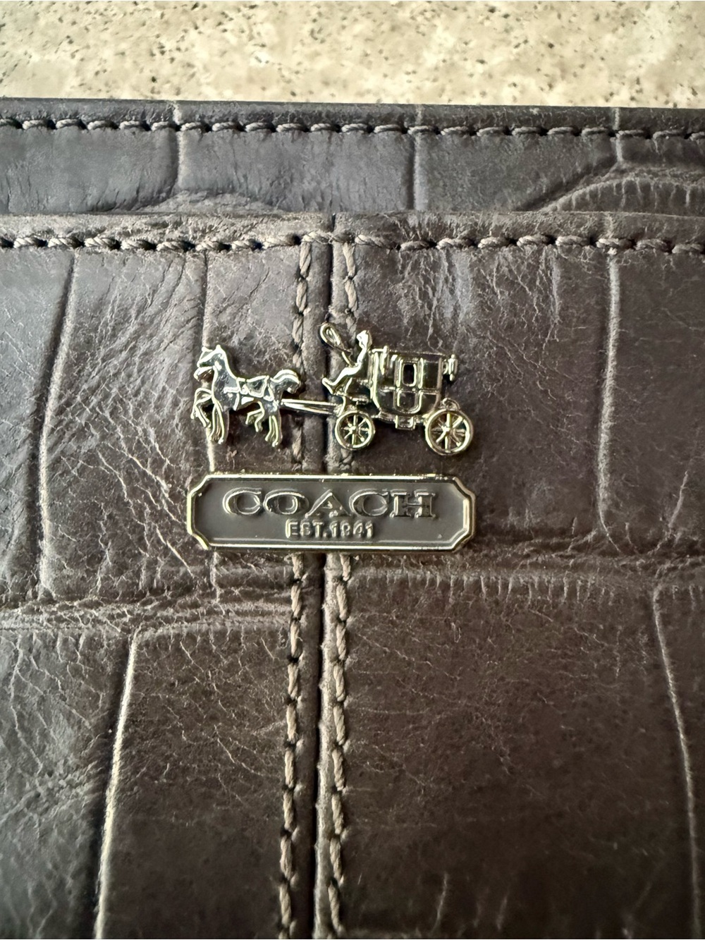 NWT Coach Madison Embossed Gray Crocodile Leather Wristlet w/Box 46630 MSRP $108 - Picture 4 of 6